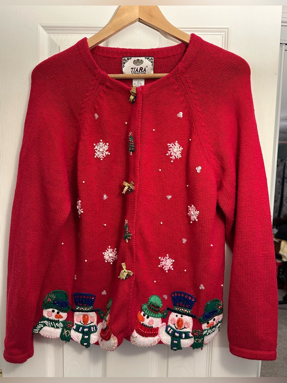 🎅🏻🎄❄️☃️ Vintage Tiara International Embroidered & Embellished Holiday Cardigan